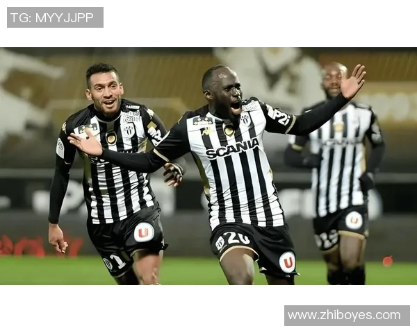 8月23日足球精彩回放第戎对阵昂热全场比赛录像重温与分析